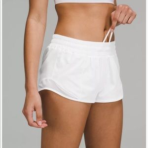 Lululemon Hotty Hot 2.5 inch shorts, size 4